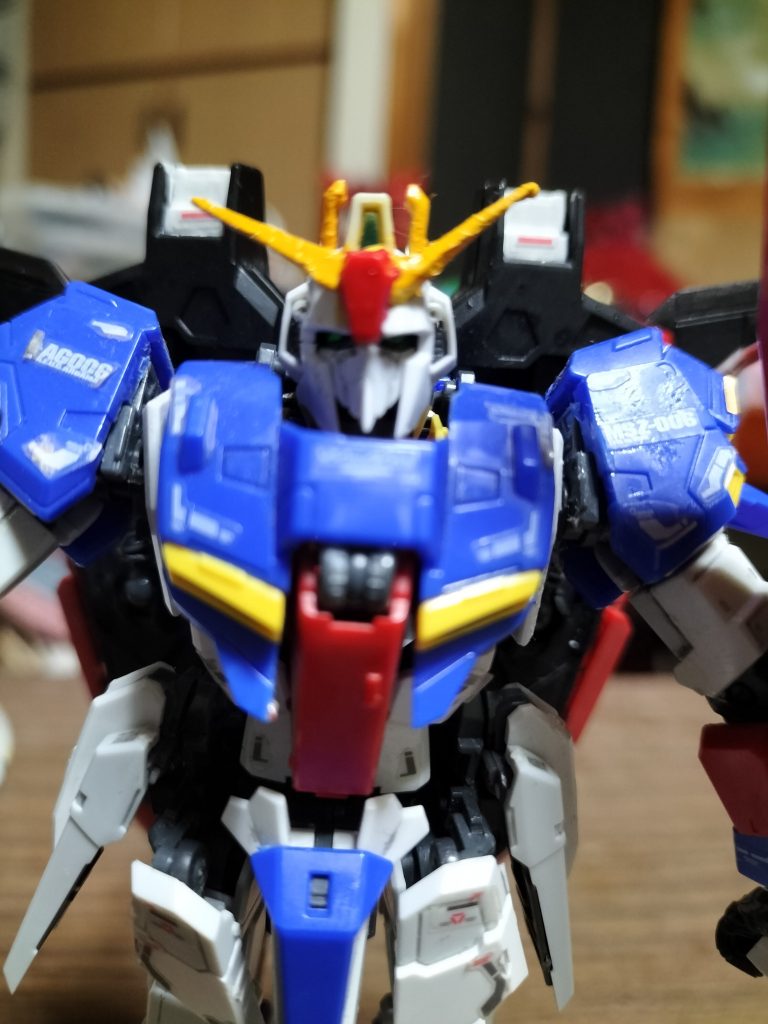 正面のアップです