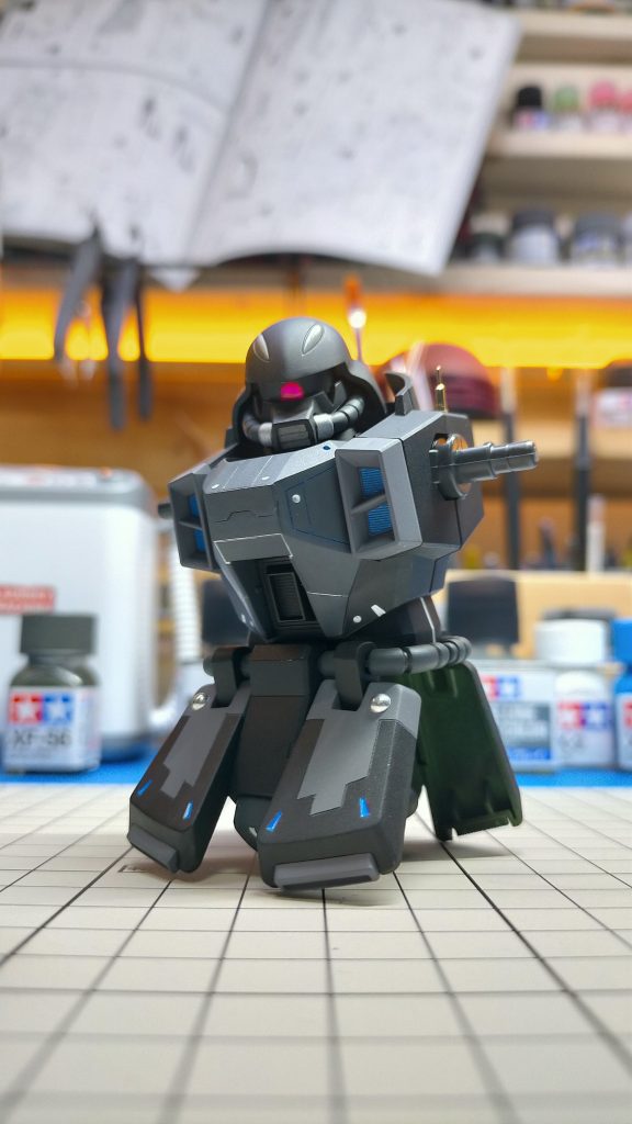 スジボリ追加と塗分けにて情報量アップ　メタルパーツも埋め込み