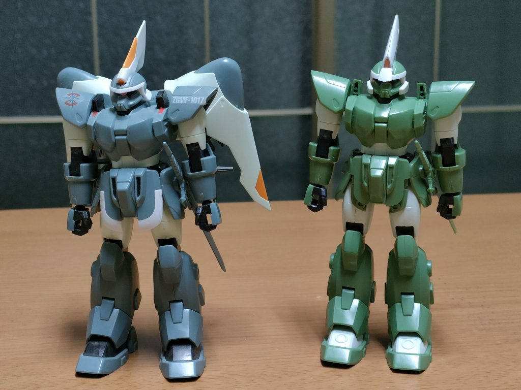 素組みした2機。両機に根本的な改造やパーツ交換は無い。