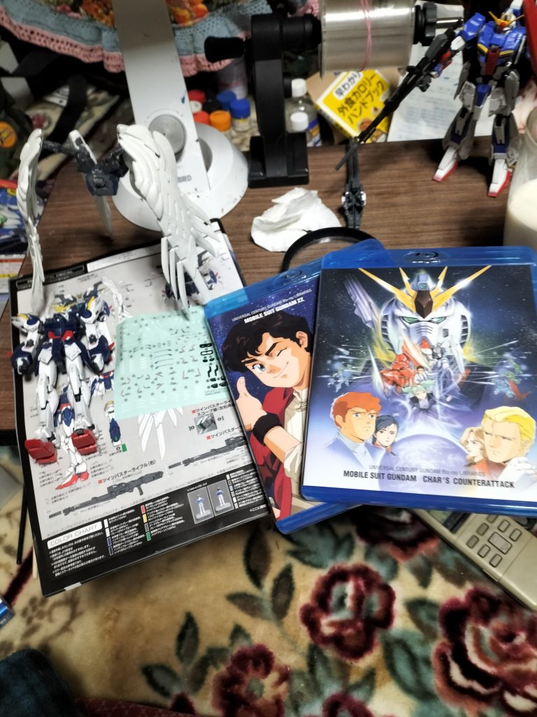 最近、ZZと逆シャアのブルーレイ観てます。逆シャアは、完璧な出来栄えですね。
