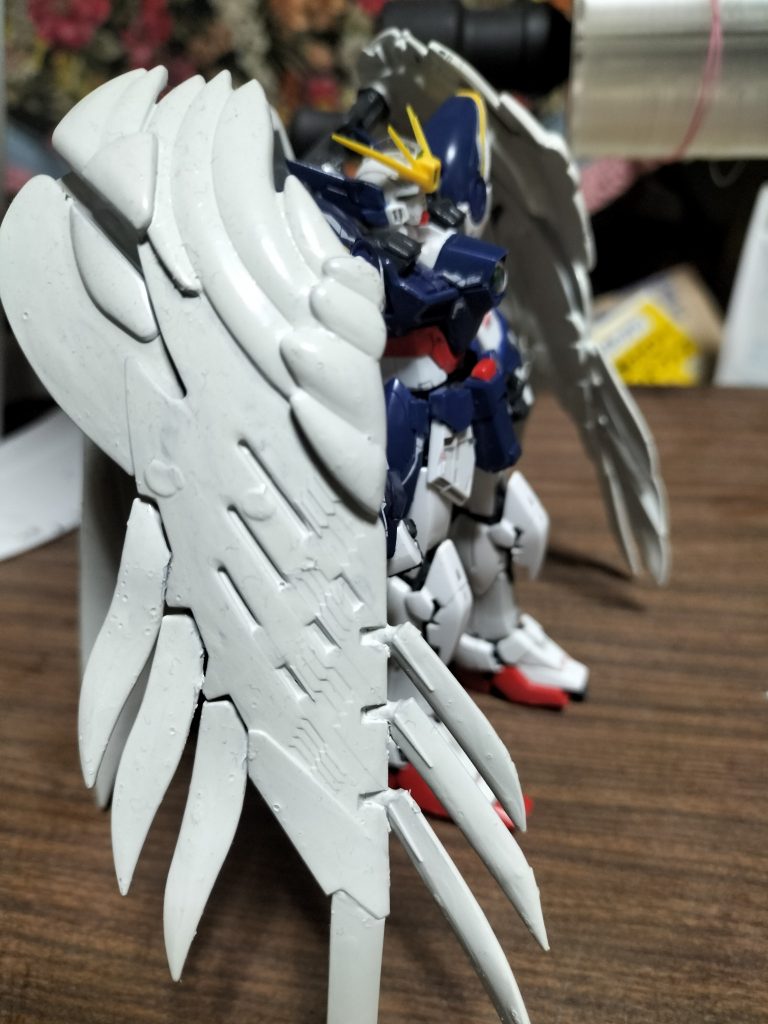右斜めから