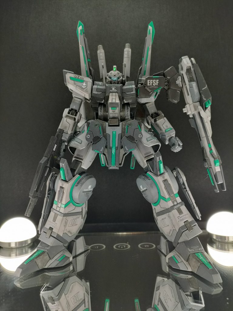 頭部はジェガン風にバイザーを選択