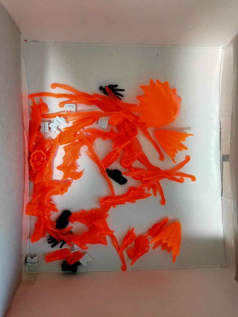 バーニングエフェクトもありますが青クリアパーツが折れて外すのが怖いので付け替えた画像はありません