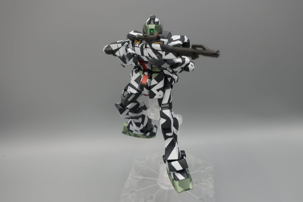 解説   白と黒をメインに使うとどうしてもパトレイバーになってしまうと思い見えないようにしました              いやパトレイバーも好きですよ   特に歌が・・(歌かい・・)