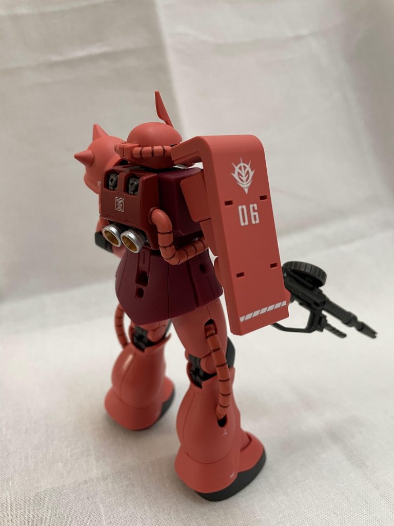 デカールは、ガンダムデカールのガンダムUC汎用①、ハイキューパーツのコーションデカールとラインデカールを使用しました。シールドがいい塩梅で出来たかなと気に入っています。