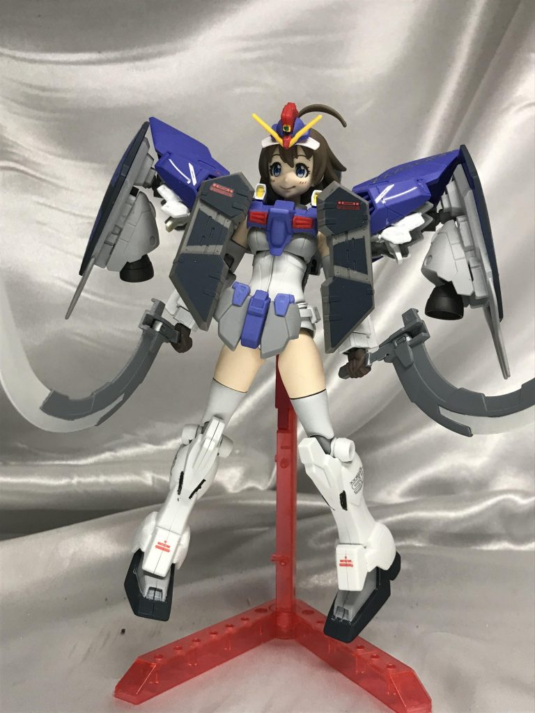 何となく似てるパーツをチョイスしてそれっぽく。肩のシールドはマグナアックのものではなくHG1/144のサンドロックに付属するオリジナルシールドを二枚使用しています。