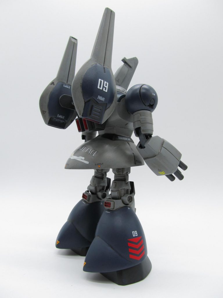 背中が寂しかったので、ジャンクパーツからリックディアスのブースターを追加しています。