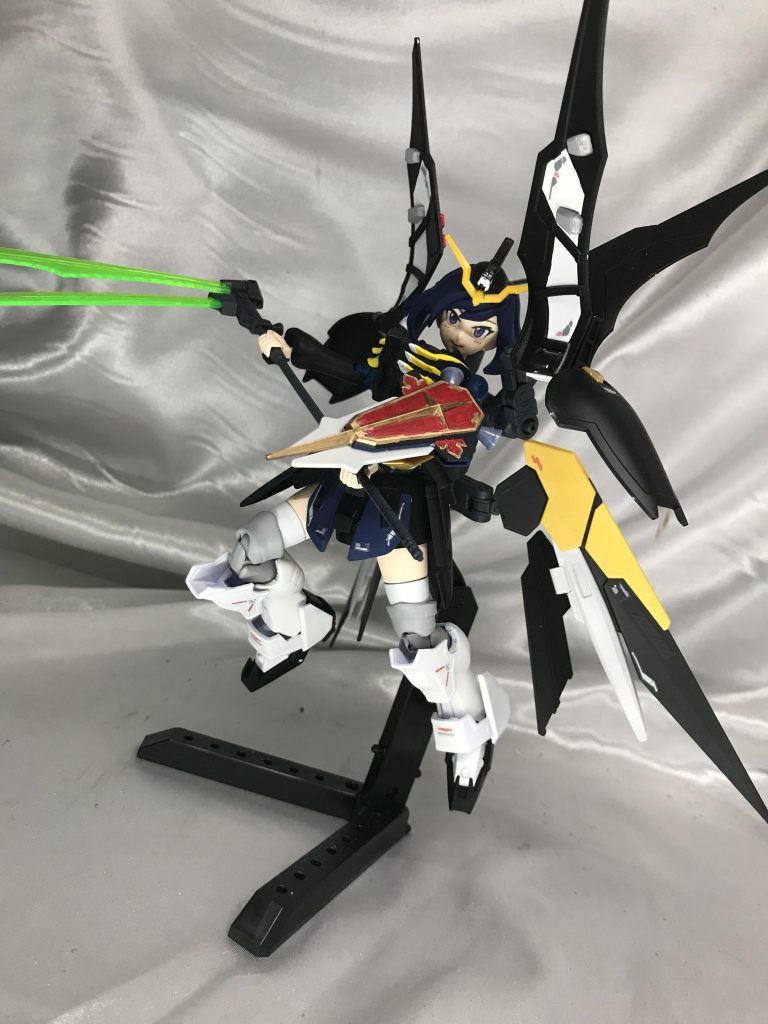 ルーセットが好きなんで、形は違いますけどそんな感じです。翼はフェニーチェリナーシタのものを色を変えて装着しています。