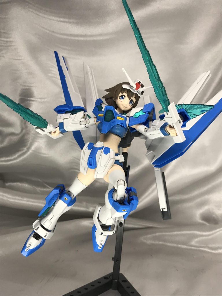 ナミさんの可動は一切潰してないのでめちゃ動きます。肩回りががっちりした機体なんでガール化してもカッコよさ十分です。