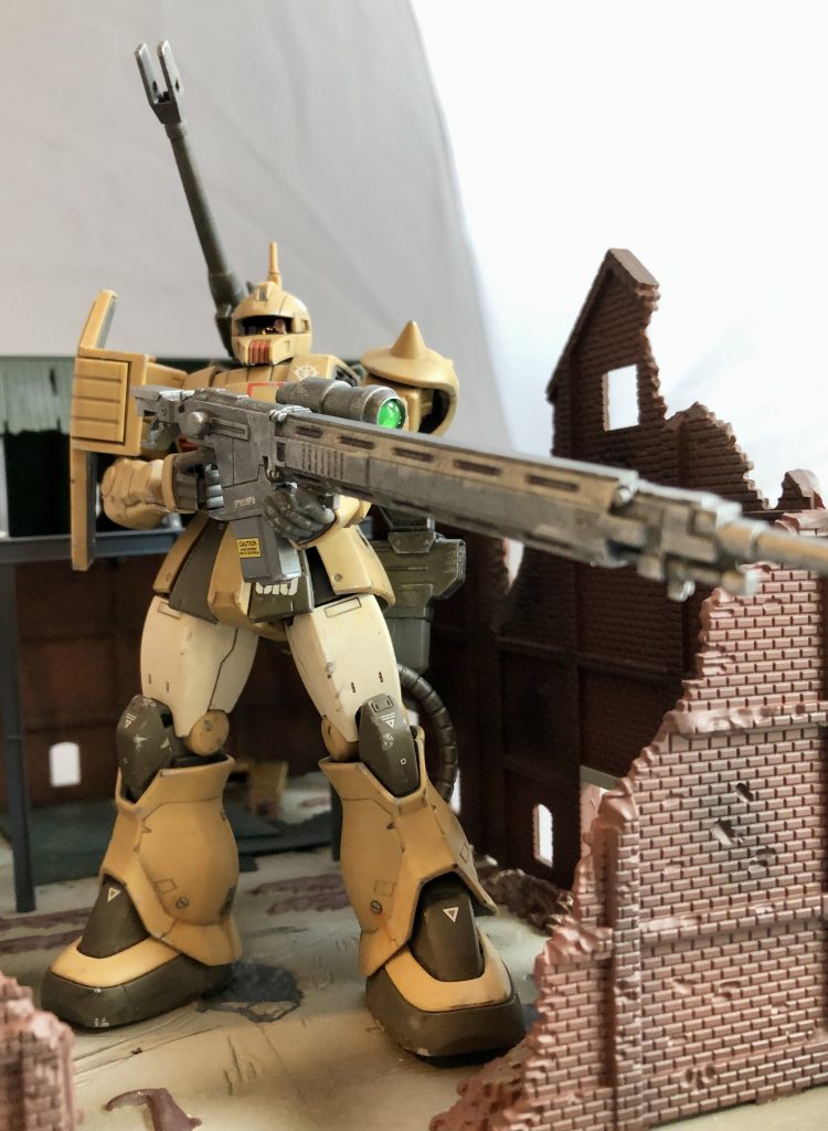 後ハメ加工→合わせ目消し→ディテールアップ→部分塗装→デカール貼り→ウォッシング→ウェザリング→面相筆チッピング→つや消しトップコート、といういつもの工程です。