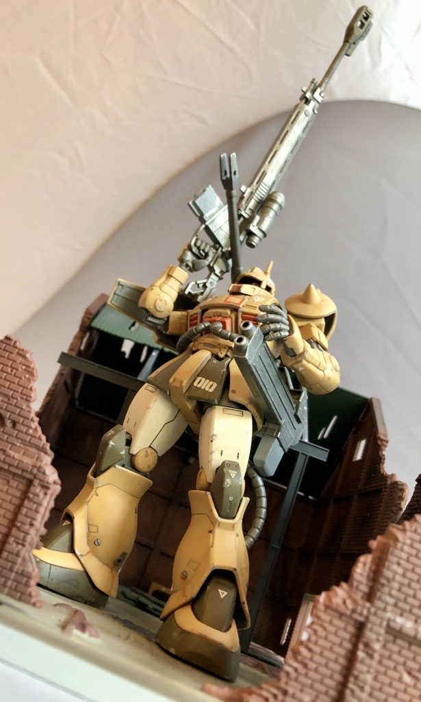 オリジンザクの対艦ライフルを装備してスナイパー仕様としました。元々「目がいい」キャノンタイプには適任です。