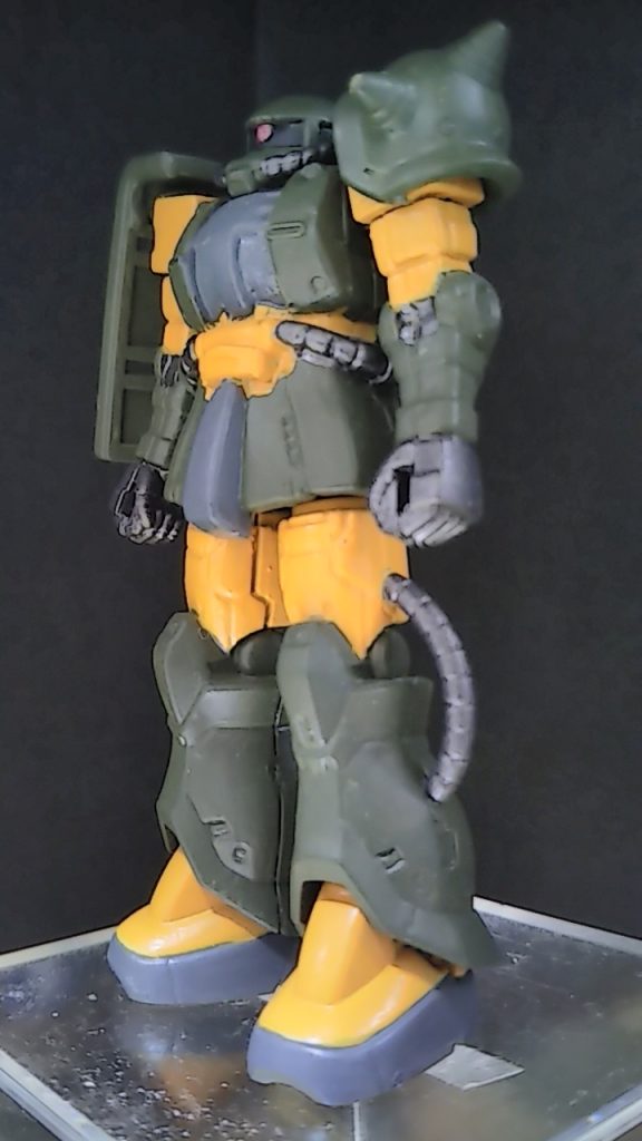 オレンジとカーキの配色が、ミリタリー感を増して…好きです👍