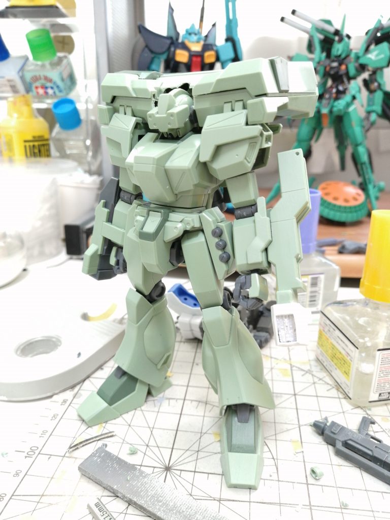 とりあえず頭を取っ替えてみたところ。