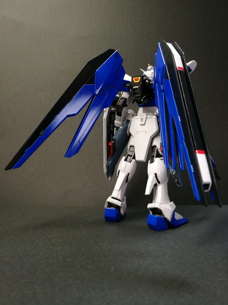 白サフで下地を作ったので、白にムラがなくてキレイですその分重厚感は無い