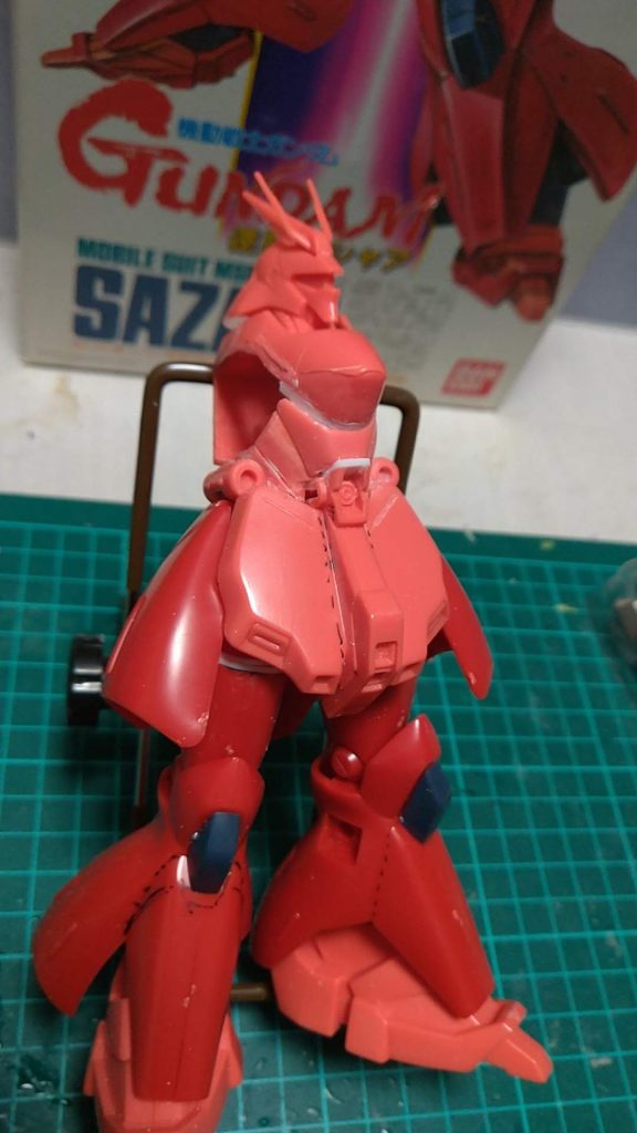 肩の位置修正の図。胸のトンガリ部分が突き出て見える様にしました。