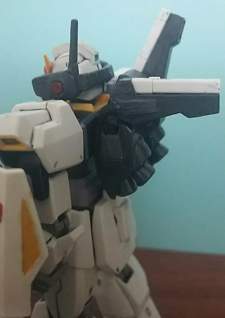 バックパックのパイプを旧HGUCフライングアーマー付きのメッシュタイプに変更かなり曲がります