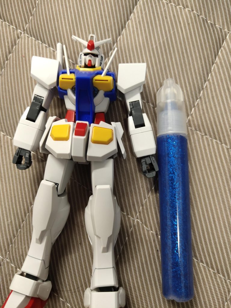 実はコア部分の透明なところはグリッターペンを使ってGN粒子感を出してます。そこにGN粒子が溜まってるのかどうかという話は禁則事項です!