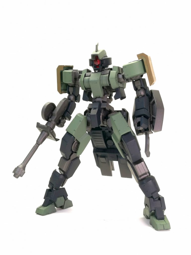 装備がとれやすい...関節も緩いので、きつくしてあげると遊びやすいですね。それ以外は文句ないです。かっこいい❤️