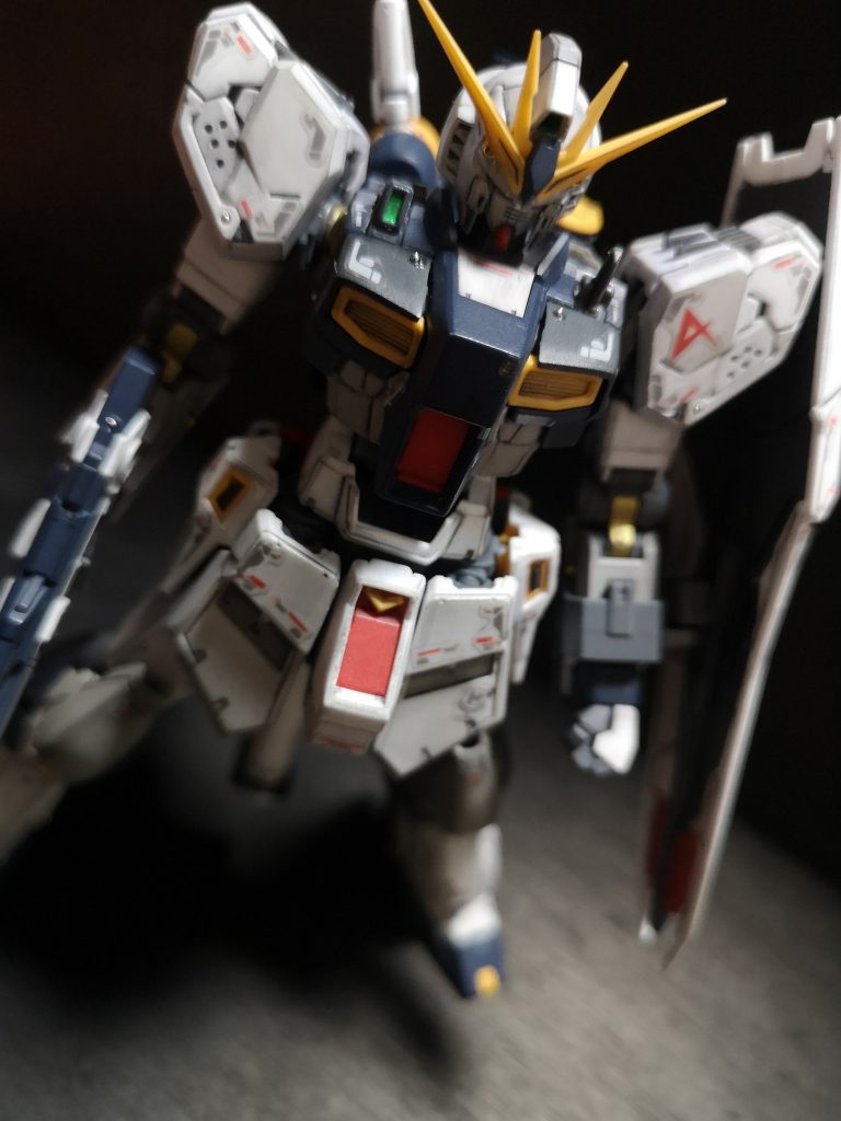 RG νガンダム–3枚目/制作者：謎の大鈴木