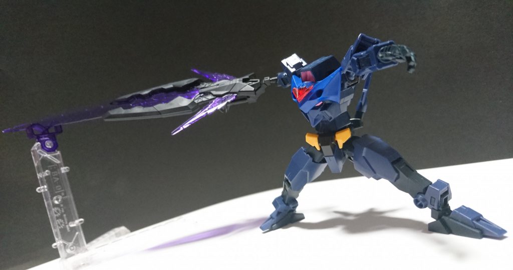 戦闘スタイルはZブレイドを使用しての近接戦闘を得意としている設定。