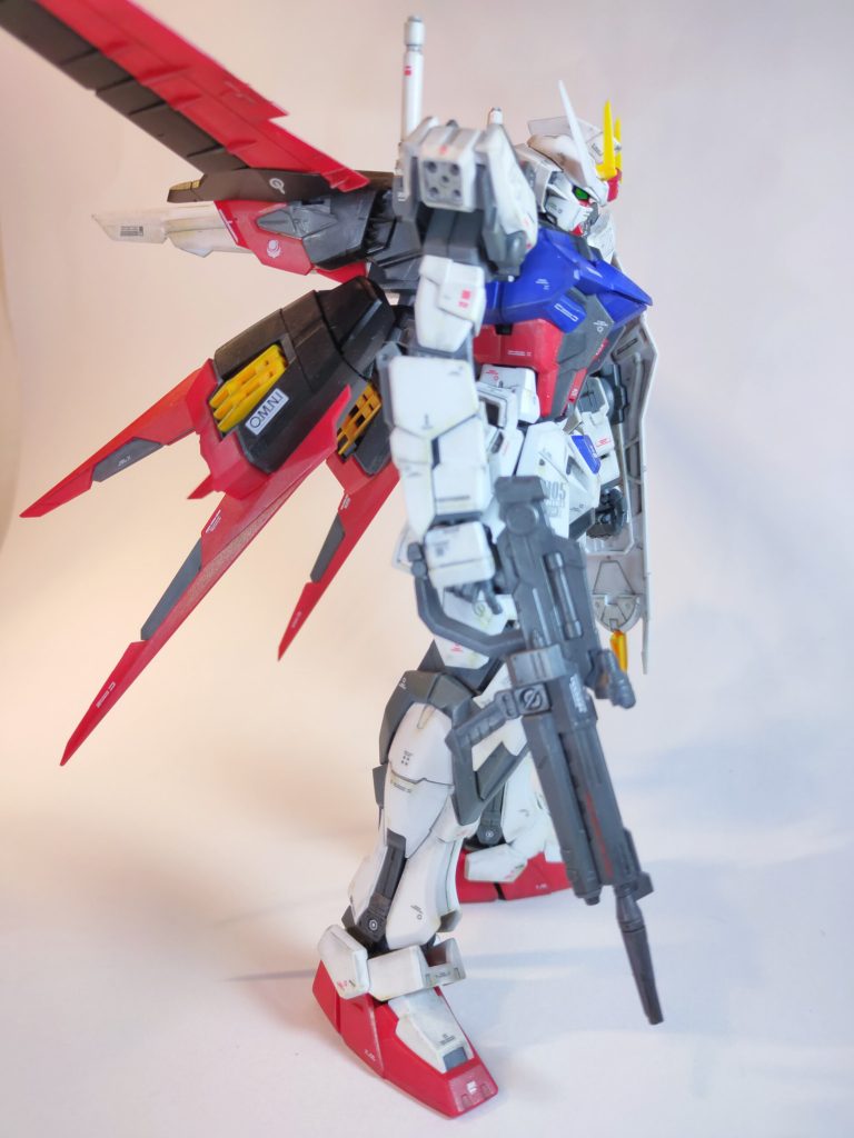 今回もデカールはハイキューパーツ他、カメラ系はオーロラシールを二色選択して貼ってみました。