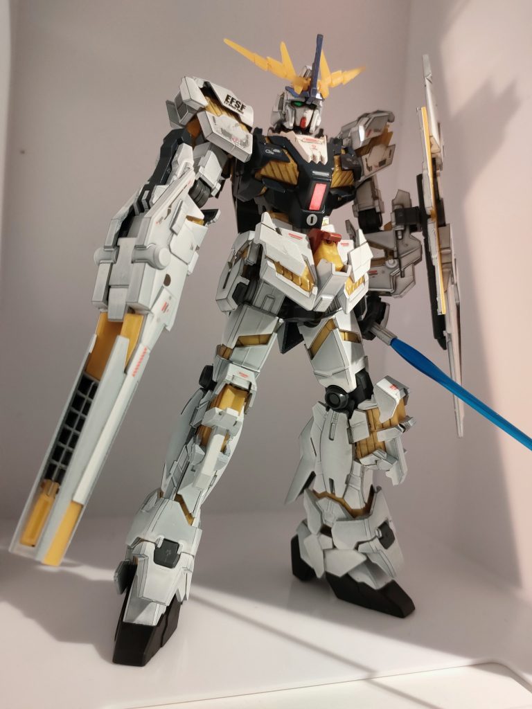 元キットはバンシィです。アームドアーマーがとにかくかっこいい！
