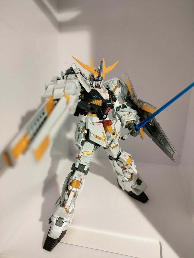 ポージング。白はサフのみです。