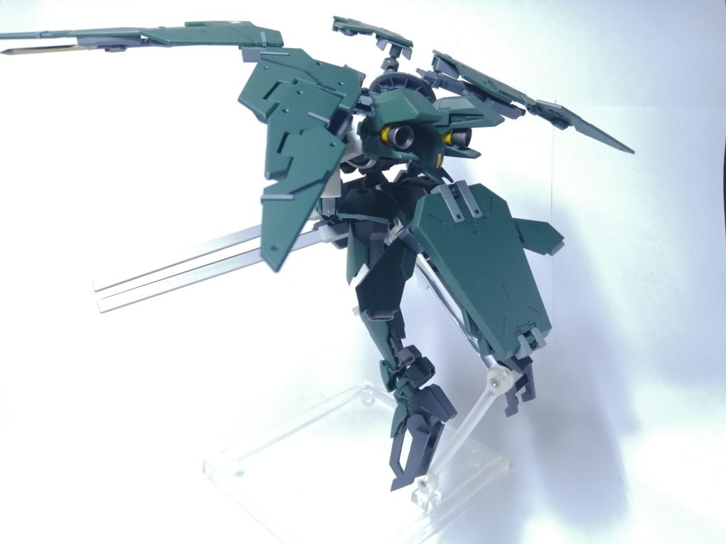 メイレスレイキを参考にリアアーマーが展開スラスターが露出する