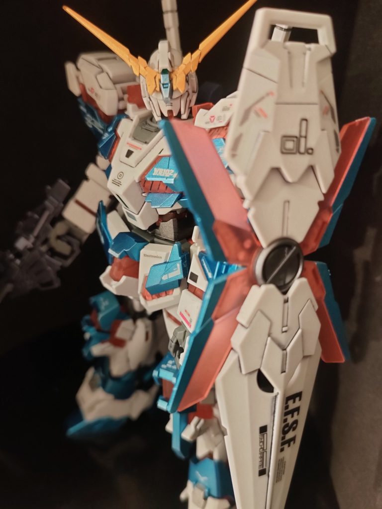 ユニコーンガンダムリバイ–3枚目/制作者：ゆーすけべぇ