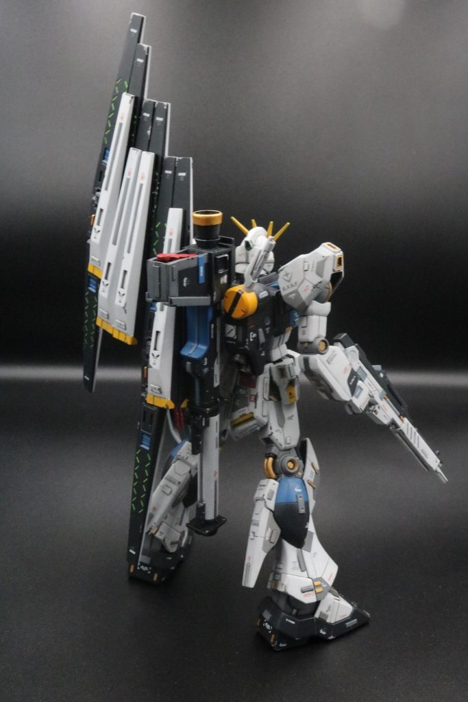 HGUC RX-93 νガンダム–4枚目/制作者：ヒロハル