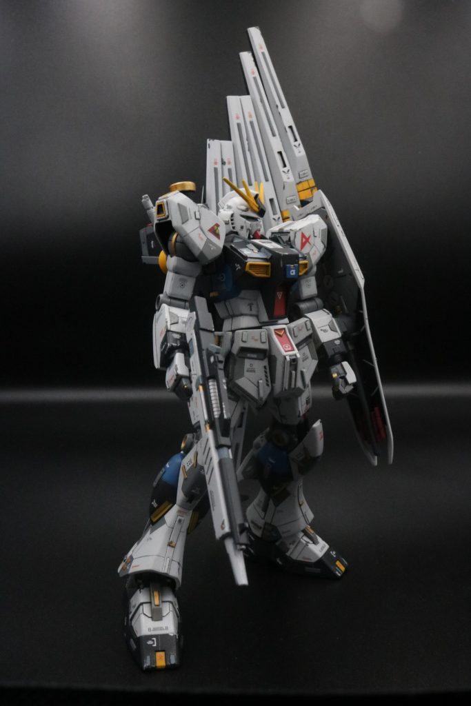 HGUC RX-93 νガンダム–3枚目/制作者：ヒロハル