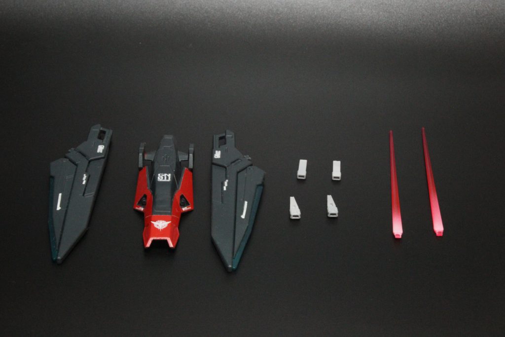 装備ハルートのライフルのほか、ライトニング+ザラキエルで作成したシールド、キュリオスやAGE2のサーベルなど装備しています。