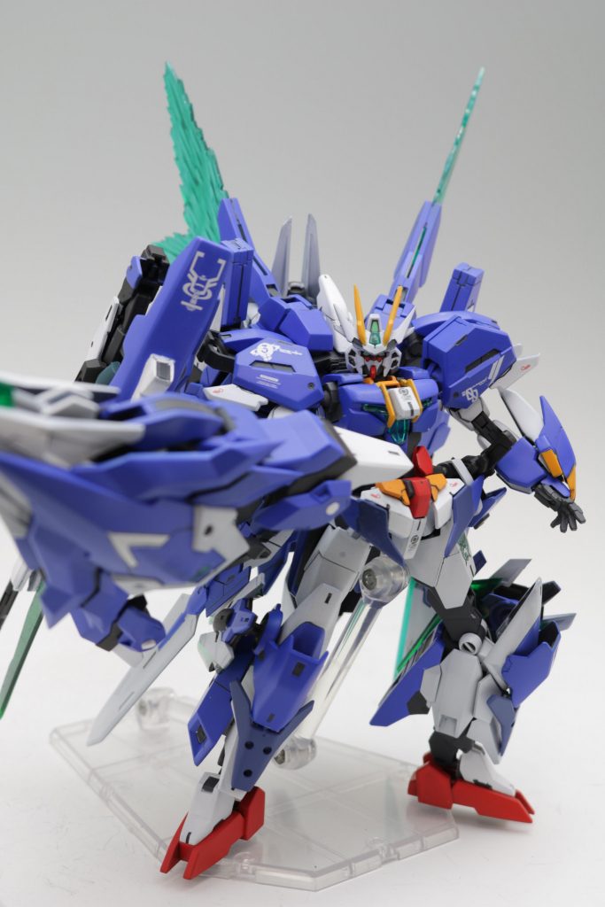 GNケラウノスバスターソードII　抜刀流石に支えがないと持てない