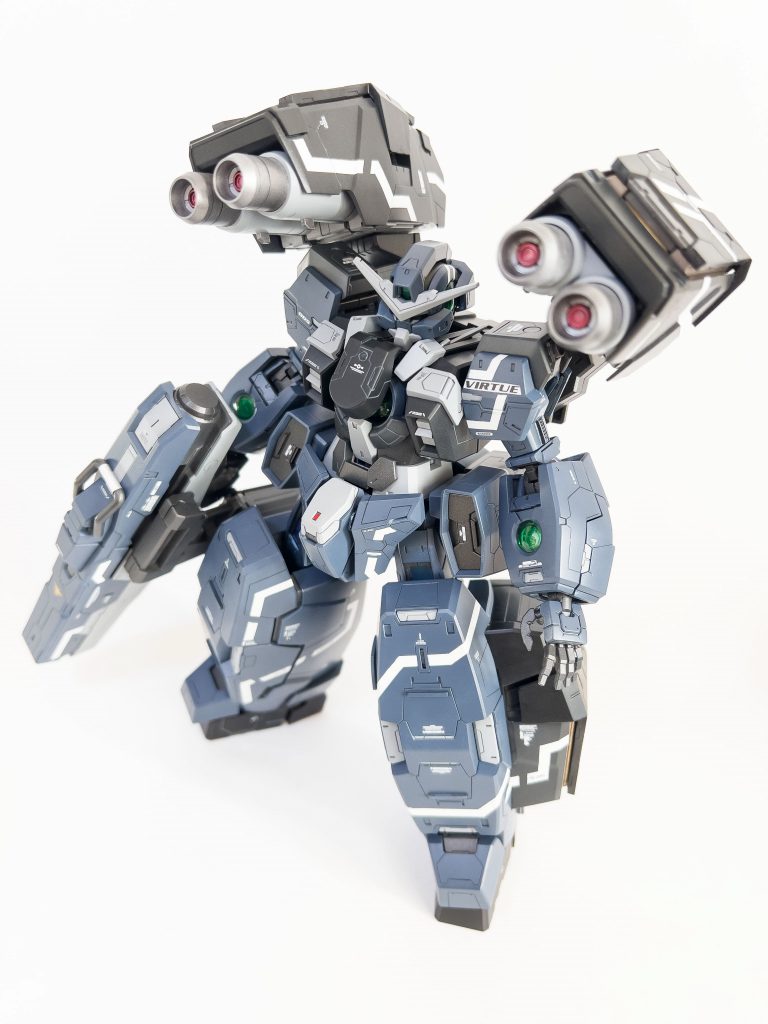 ＧＮキャノン砲身を伸長した状態。キャノンだけでなく装甲全体に塗装時の擦れが起こるのでクリアランス処理を行いました。