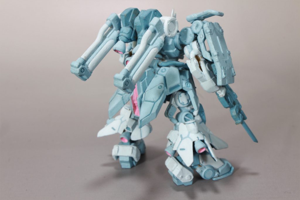 背面です。いつもながらガンダムアーティファクトはデザインのアレンジがすごいですよね！