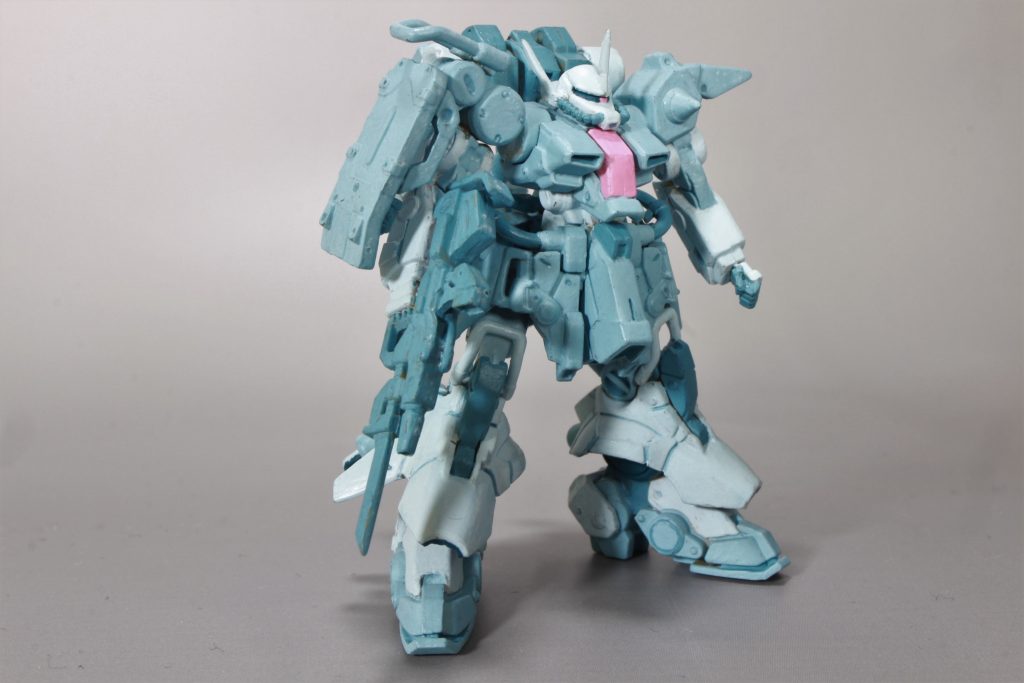 元のディティールがすごいので、あえて塗装は色分けを最低限にして、ディティールダウンでバランスをとってみました。