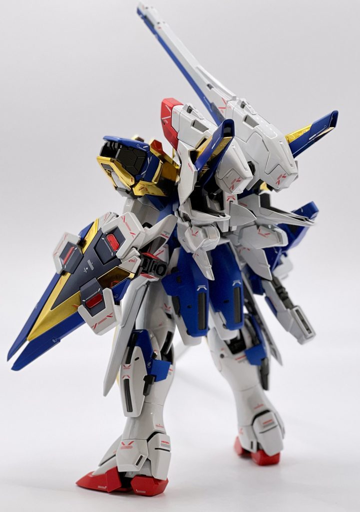 バックショット。いろいろてんこ盛りで何が何やらなんですが…キット自体も非常に作りやすく、キッチリカッチリ組み上がっていく快感がありました。