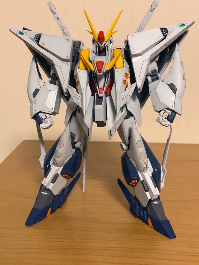 塗装はアニメの設定画を見ながらそれぞれ近い色で塗装。肘やひざの六角形のモールドなどはグレーで塗り分け。デカールは純正の物を使用しましたよ！（ここ強調です）ご覧いただきありがとうございました。