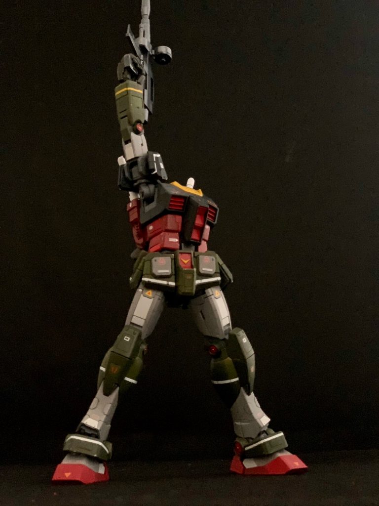 劇場版「めぐりあい宇宙」編のポスターのイメージ。Ⅲのポスターは通常のトリコロールでしたが。　　　　　　　　　　　　　　　背景に破損したジオングのボディを置きたいところですがMGジオングが手に入らないですし入ってもそんな使い方なんて・・・