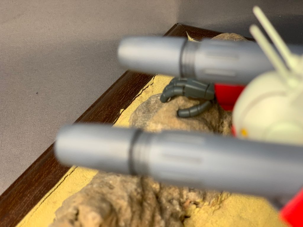 ちなみにオープニングシーン再現用にさりげなく指を嵌める穴を開けてます（笑）ベストな位置探しは本当に大変でした💦