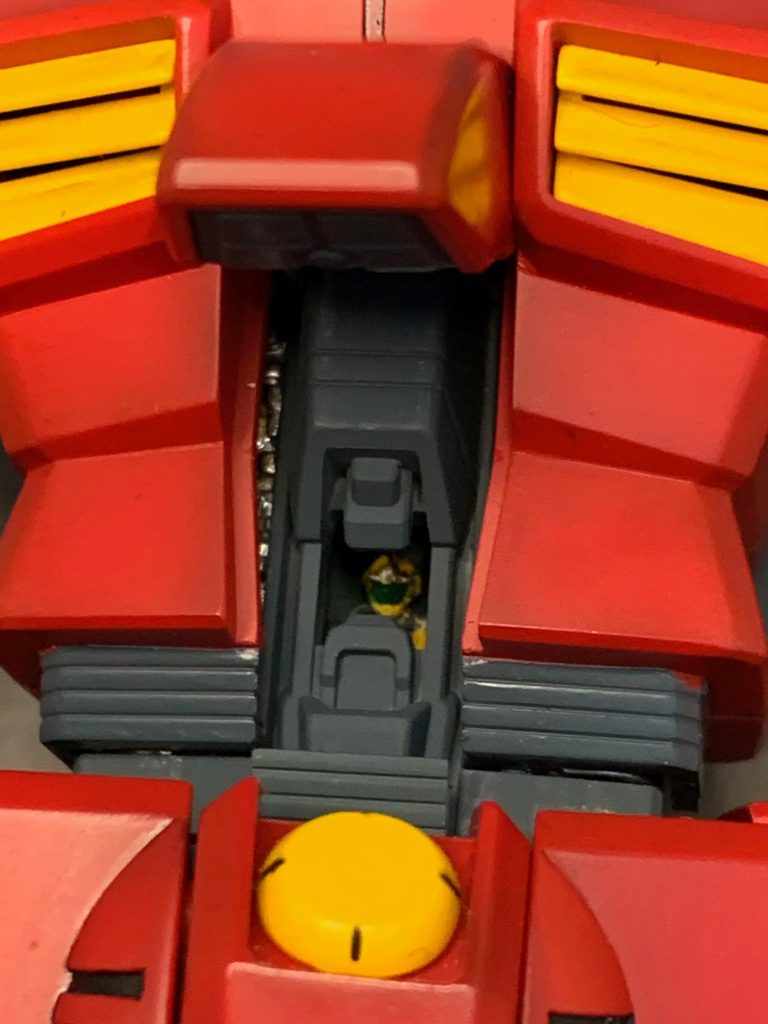 見えづらいですがカイ・シデンさんも塗装。コアファイターは面倒だったので作ってません・・・。