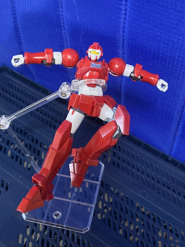 目のカメラ部分はこだわりで黄色に。平手はビルドハンズ角から。(もったいない。。。)テカった感じにしたかったので、今回は半光沢のトップコートを使用。