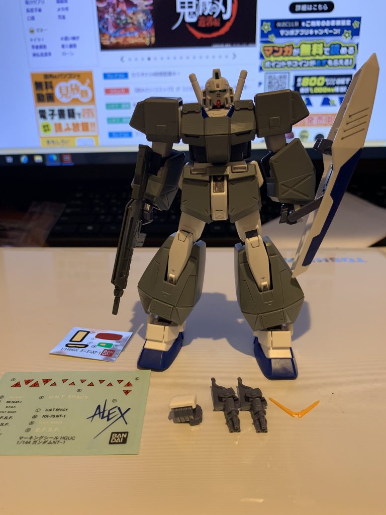 組み立てた状態。アンテナ中央パーツが欠品でした。シールが未使用だったのが決め手でした。通常の握りてもついてたのも良かったですね。