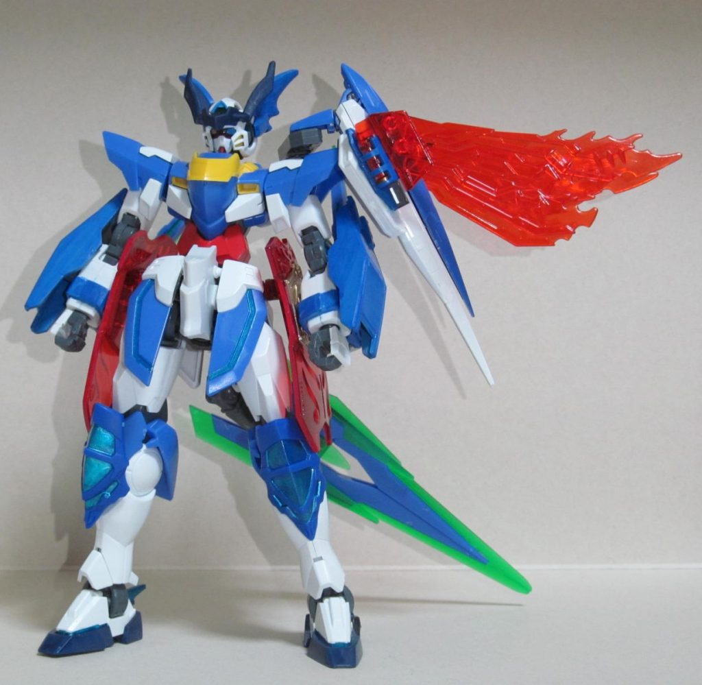 接地性や可動性に優れたクアンタをベースに使用したので、ニュートラルな姿勢なら支えが無くても自立できます。肩は同じにしてしまいましたがアシンメトリーの要素も大事にしたかったので、バインダーはそのままにゴッド要素として張飛ゴッドガンダムのバインダーを炎の羽という体で合わせてみました。