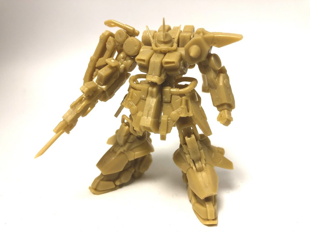 塗装前の状態。瞬間接着剤で合わせ目を消しました。目立つところメインですけど。