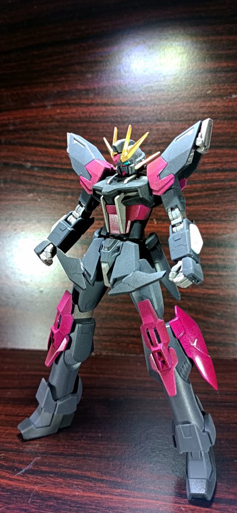 以上、ロールアウトカラーのゼクスストライクでした!こんな低クオリティな改造を見てくれて感謝です!これからも気が向いたら改造作品を投稿していくので是非よろしくおねがいします!