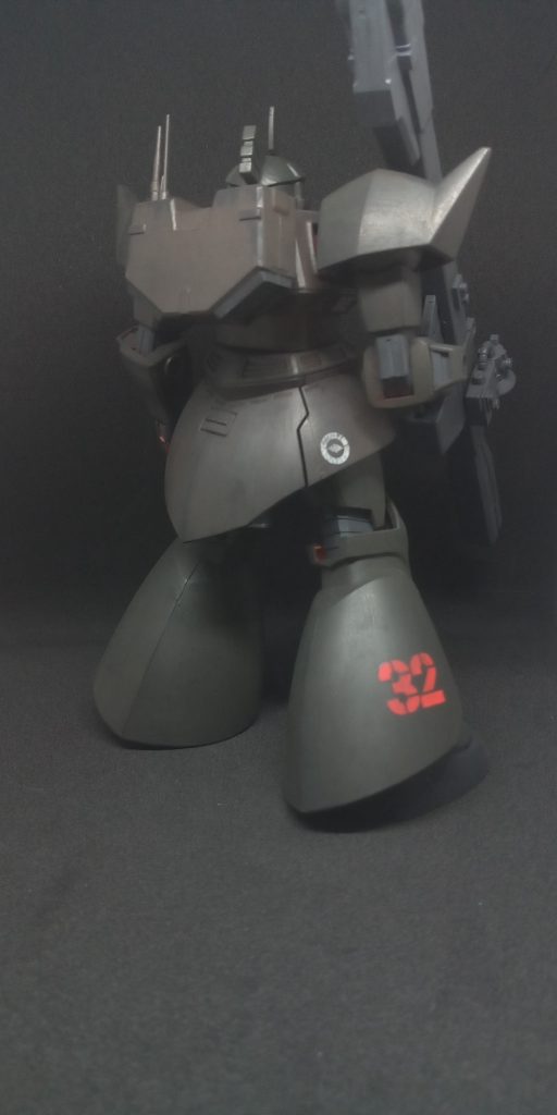 バックパックはG型のものとは違いあくまで補助的なものだ…(ちなみにジャンクパーツをそのままプッピガン)