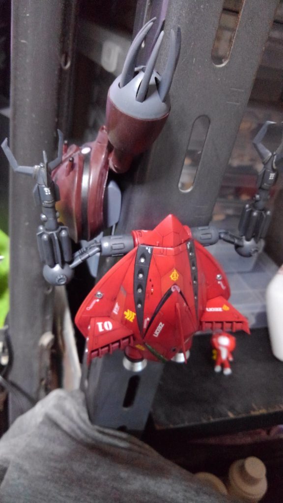 ネオジウムで固定してるので、メタルラックにもとまりますｗ