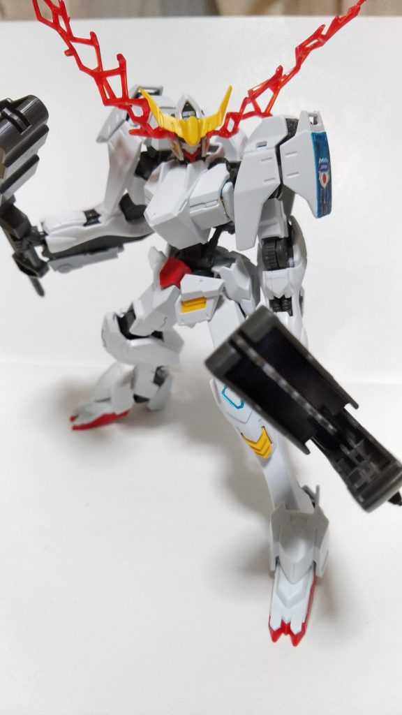 リミッター解除時のヘッド。武装のSD大型レンチメイスを装備。ビルドダイバーズ設定なら左半身不随のような状態にはならないはず…。ちなみに、目のエフェクトはイージスナイトの忍パルスビームを使用。レンチメイスは合体するとHGサイズになるという設定。
