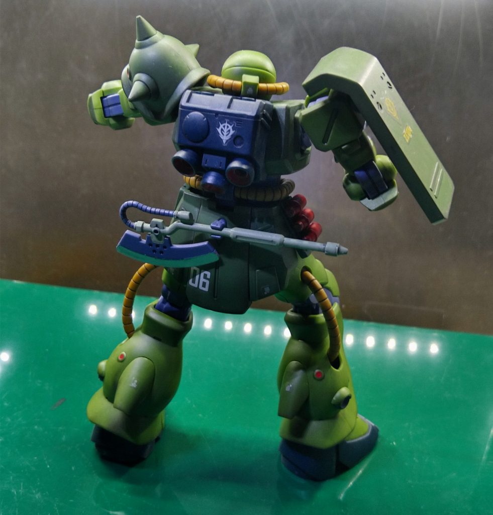 バッグパックのバーニアの配置も実に実戦的なイメージを受けます。NT-1を撃破した機動力は頷けます。